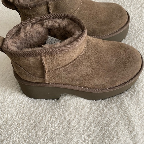 UGG Women's Grey Suede Platform Boots - Picture 5 of 7